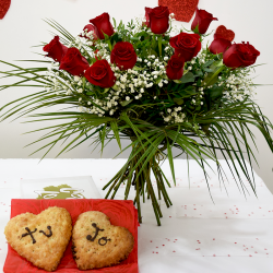 Per Sant Valentí 2 Cors de Pasta de full amb Ram de Roses Vermelles Flores Navarro